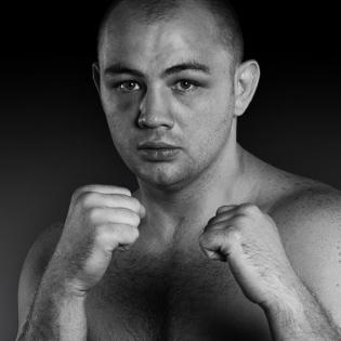 Adam Kownacki fighter profile