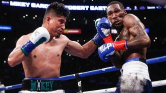MIKEY GARCIA UNIFIES LIGHTWEIGHT DIVISION WITH UNANIMOUS DECISION win AGAINST ROBERT EASTER JR. 